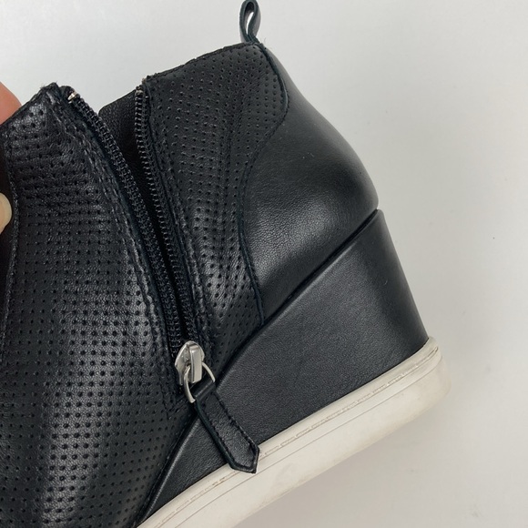 Linea Paolo Felicia Black Perforated Leather Wedge Sneaker, Size 8 - Picture 12 of 15